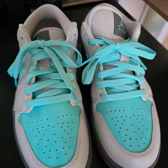 Womens size 8.5 Jordans - Picture 5 of 5